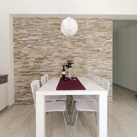 Carmen Διαμέρισμα *