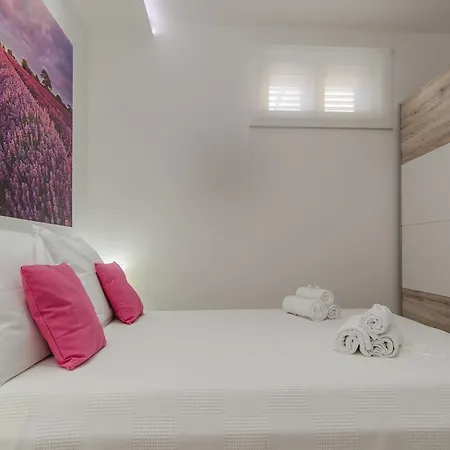 Carmen * Τρογκίρ