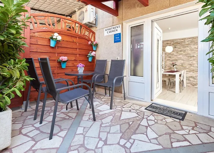 Carmen Апартаменти