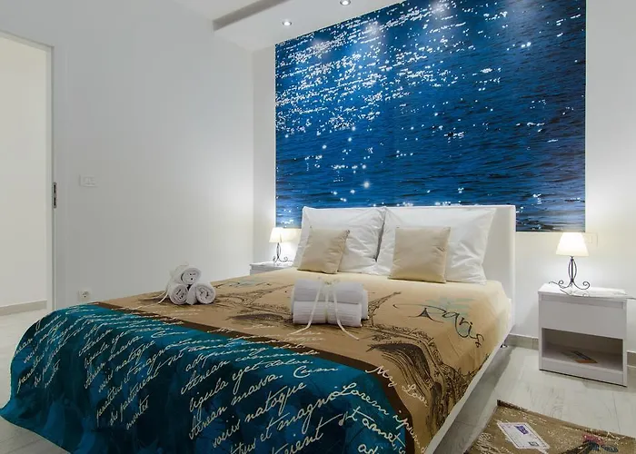 Carmen * Трогір